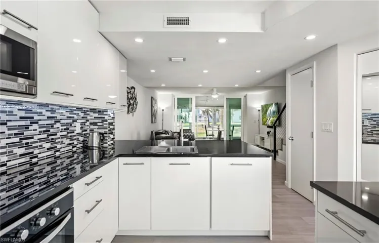 18034 San Carlos Blvd 103, Fort Myers Beach, Florida 33931
