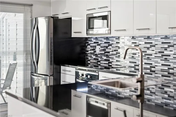 18034 San Carlos Blvd 103, Fort Myers Beach, Florida 33931
