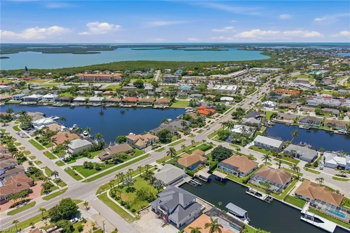 1790 Maywood Ct, Marco Island, Florida 34145