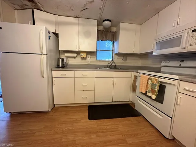 Kitchen (Ceiling will need to be replaced)