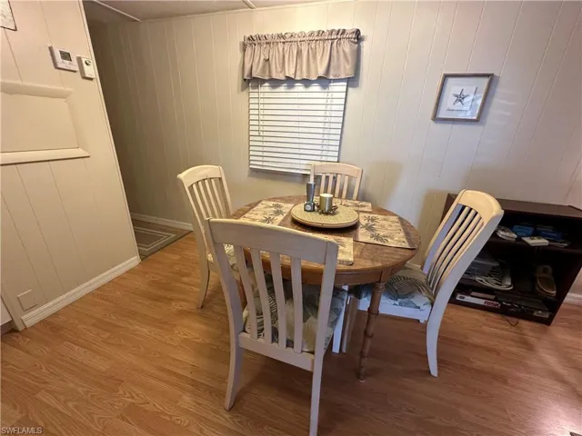 Eat-In Kitchen