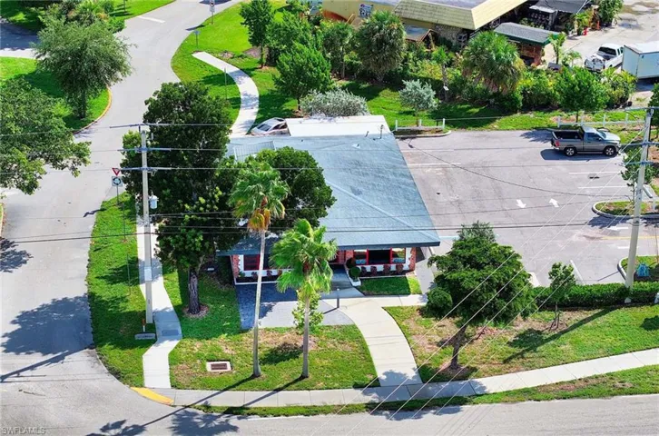 4811  Tamiami E TRL, Naples, FL 34112