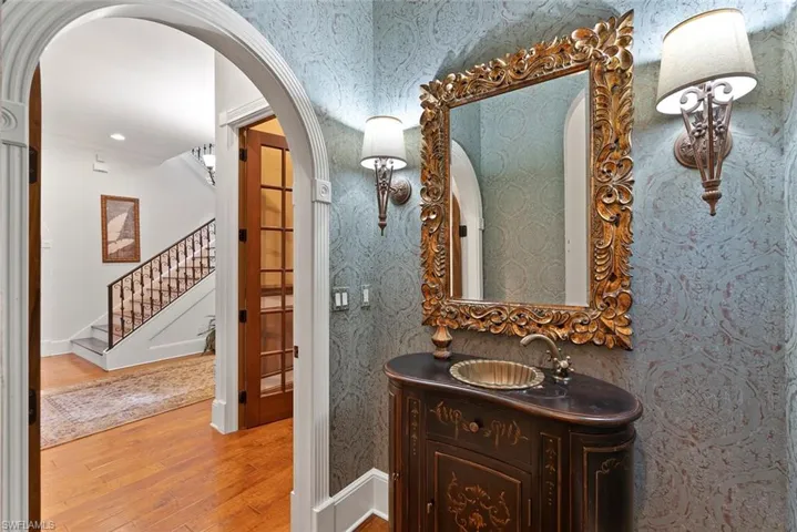 Powder bath