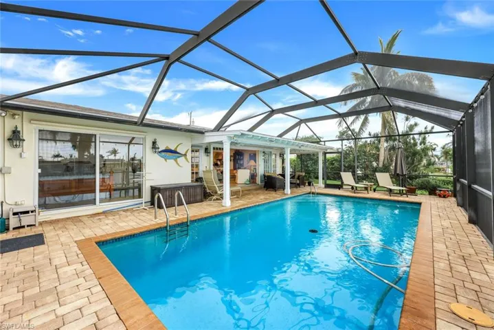 LOTS of room for entertaining family and friends