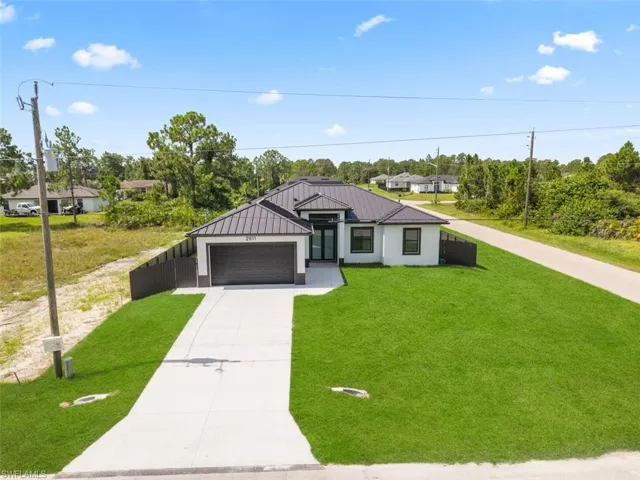 2911 38th St W, Lehigh Acres, Florida 33971