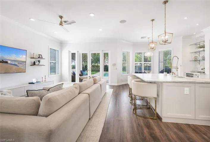 1941  Isla De Palma  CIR, Naples, FL 34119
