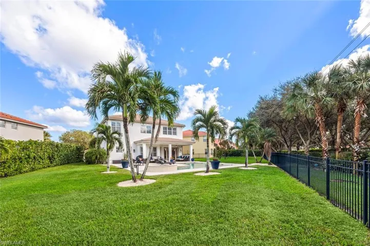 1941  Isla De Palma  CIR, Naples, FL 34119