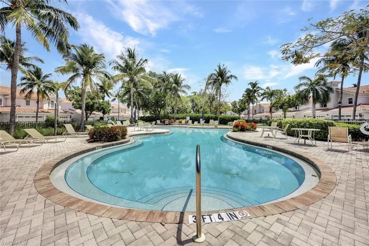 Cascada Pool II