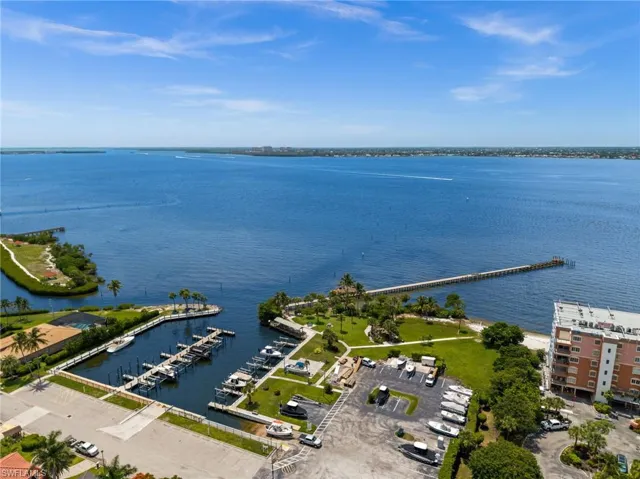 15121 Laguna Dr 102, Fort Myers, Florida 33908