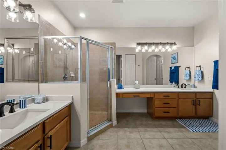 15121 Laguna Dr 102, Fort Myers, Florida 33908
