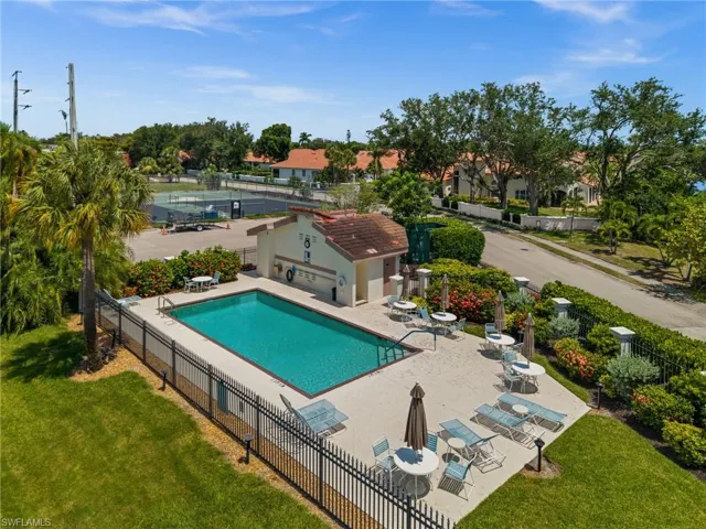15121 Laguna Dr 102, Fort Myers, Florida 33908