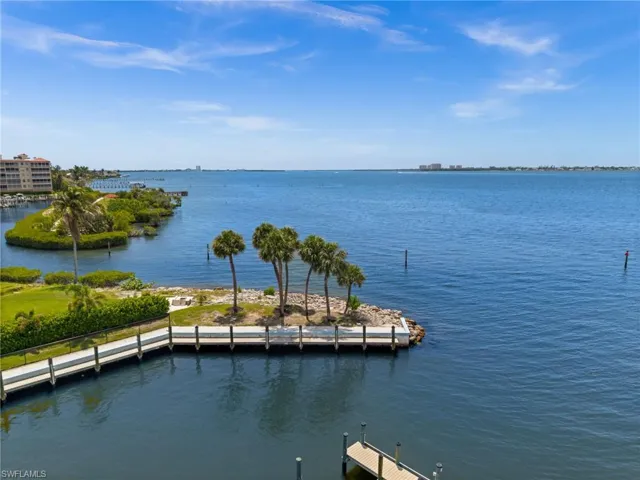 15121 Laguna Dr 102, Fort Myers, Florida 33908