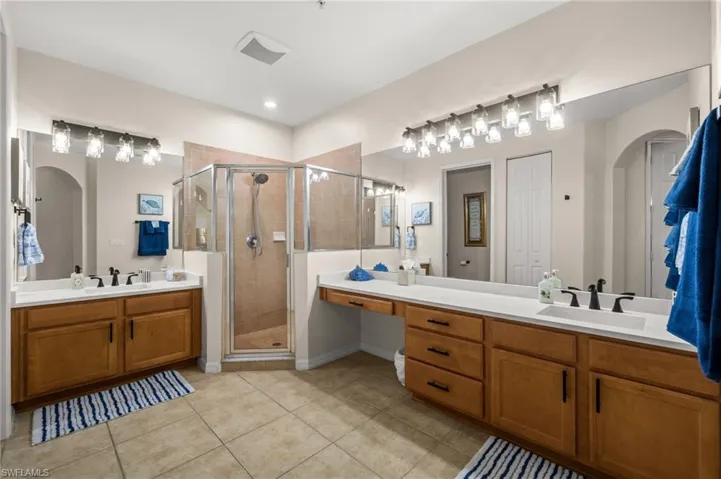 15121 Laguna Dr 102, Fort Myers, Florida 33908
