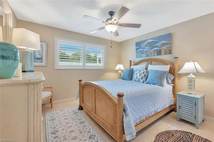 4200  Belair  LN, Naples, FL 34103