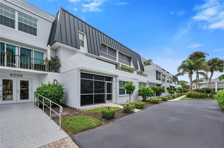 4200  Belair  LN, Naples, FL 34103