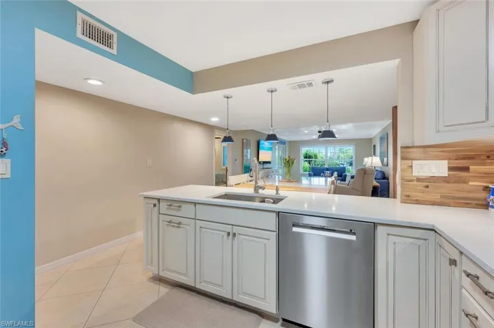 4200  Belair  LN, Naples, FL 34103