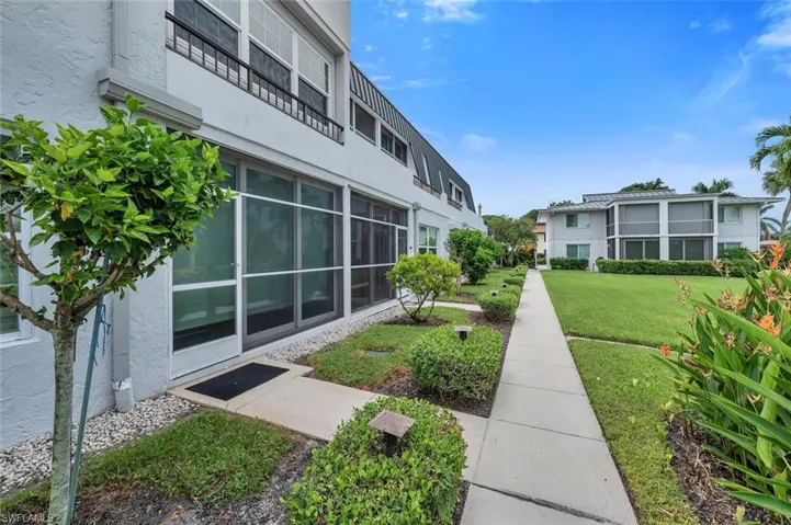 4200  Belair  LN, Naples, FL 34103