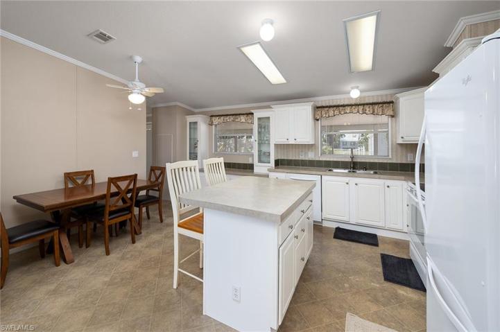 4922 Sandpiper Dr, Saint James City, FL 33956