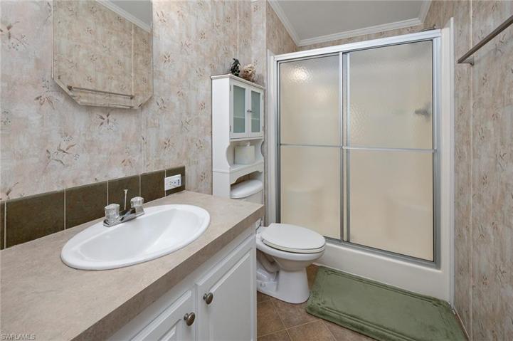 4922 Sandpiper Dr, Saint James City, FL 33956