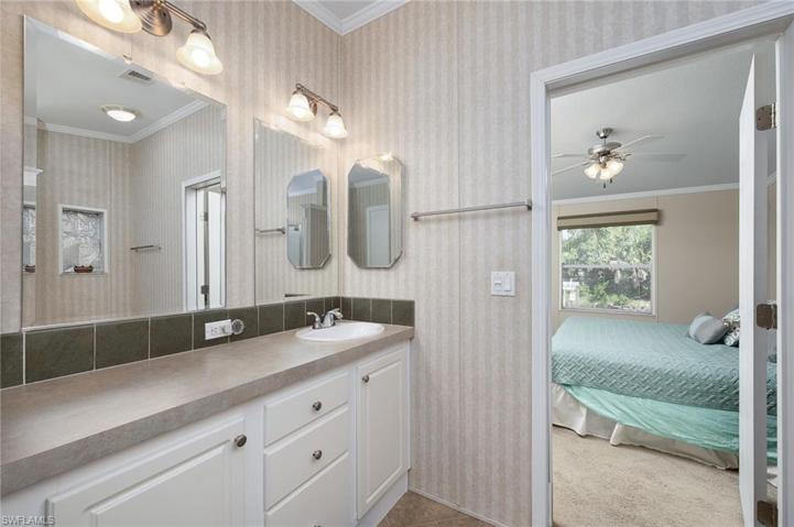 4922 Sandpiper Dr, Saint James City, FL 33956