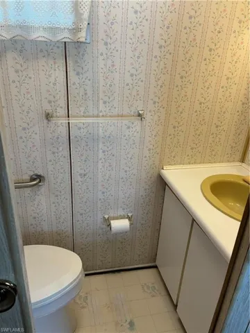 1/2 Bath