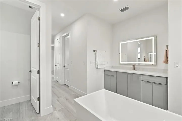 2501 Sw 28th Ter, Cape Coral, Florida 33914