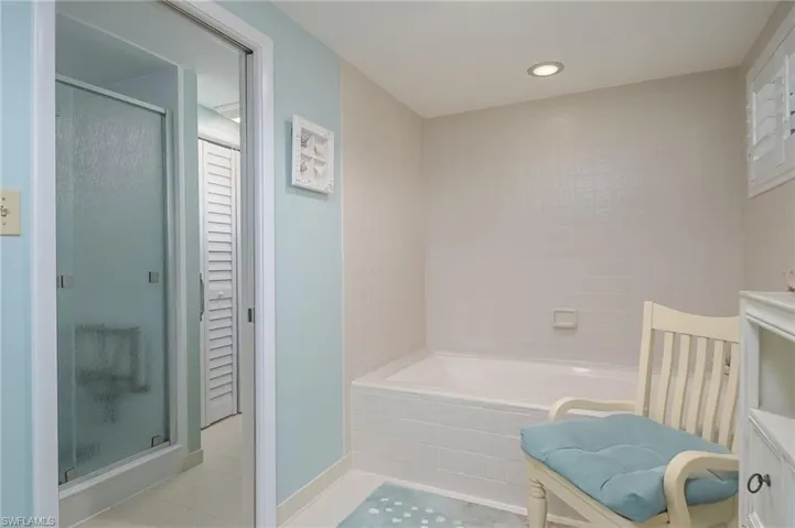 Relax in the jetted soaking tub