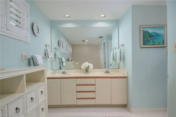 Dual sinks