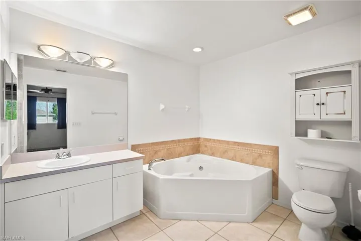 879  Rue Labeau  CIR, Fort Myers, FL 33913