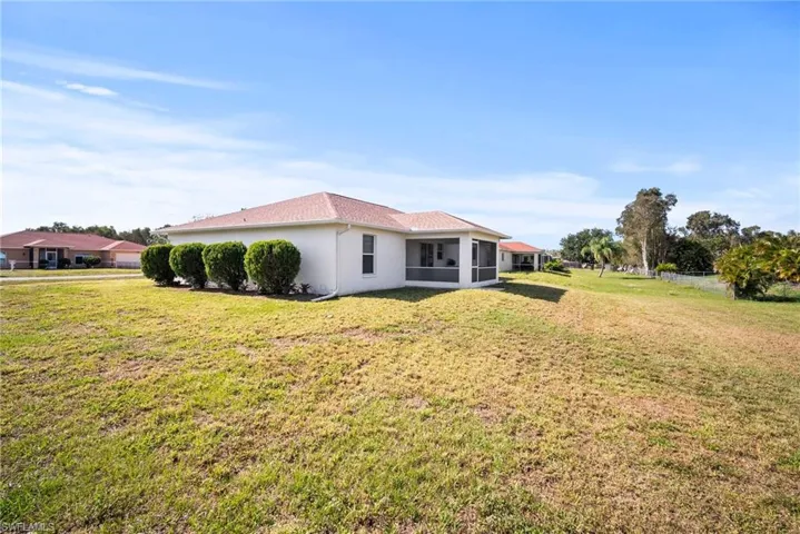 879  Rue Labeau  CIR, Fort Myers, FL 33913