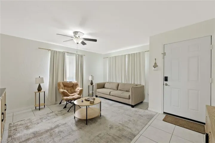523/525 Se Van Loon Ter, Cape Coral, Florida 33990