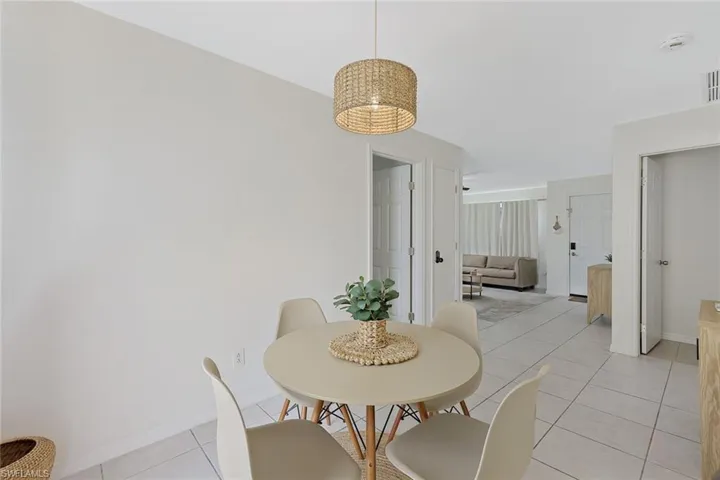 523/525 Se Van Loon Ter, Cape Coral, Florida 33990