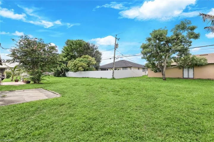 523/525 Se Van Loon Ter, Cape Coral, Florida 33990