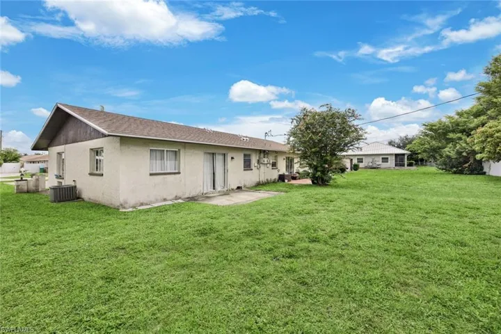 523/525 Se Van Loon Ter, Cape Coral, Florida 33990