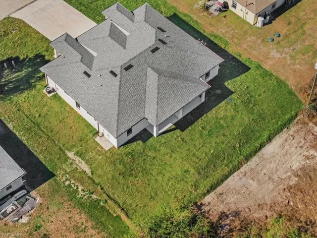 Aerial view of property and surrounding area
