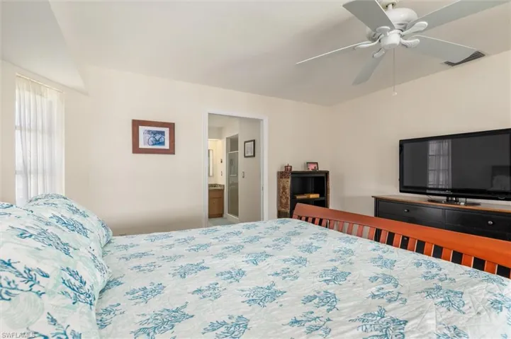 Primary Bedroom has a en suite and two walk in closets