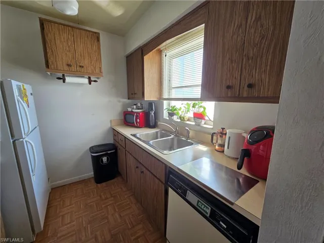 Natural lighting in the kitchen