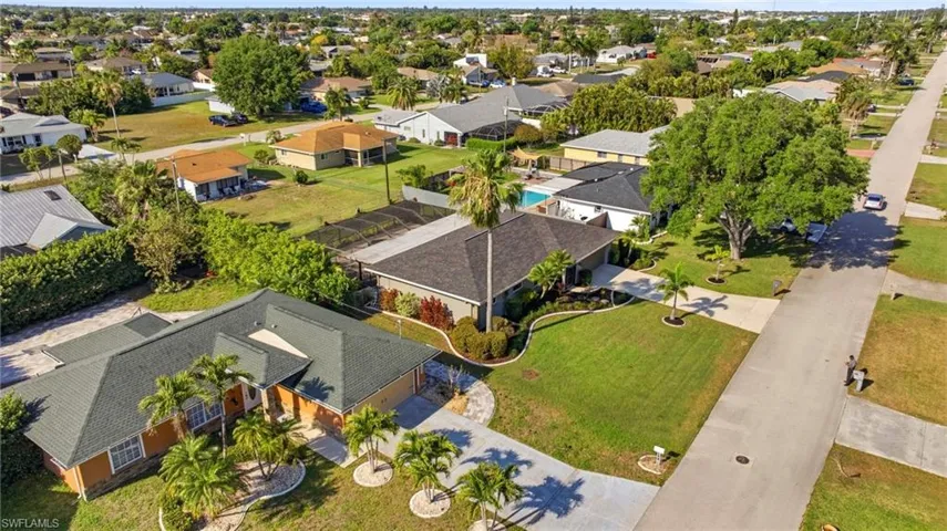 1926 SE 8th  ST, Cape Coral, FL 33990