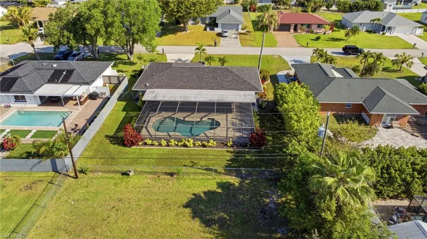 1926 SE 8th  ST, Cape Coral, FL 33990