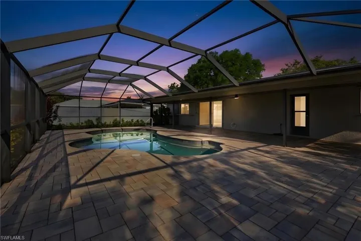 1926 SE 8th  ST, Cape Coral, FL 33990