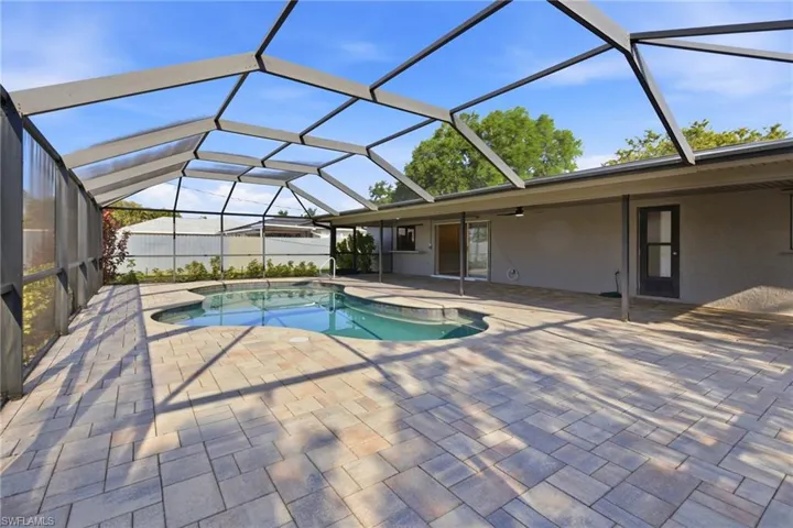 1926 SE 8th  ST, Cape Coral, FL 33990