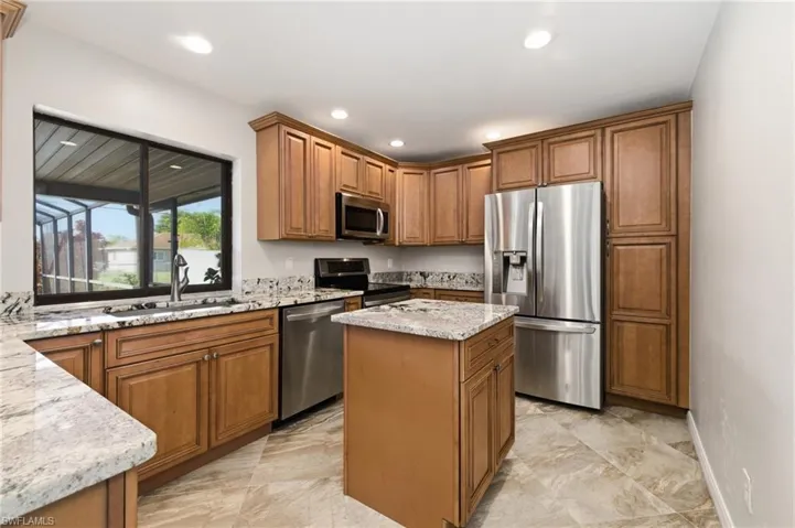 1926 SE 8th  ST, Cape Coral, FL 33990