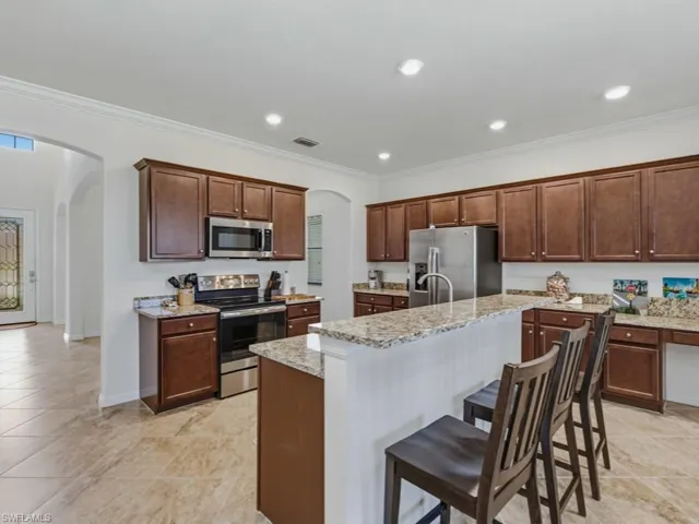 1577 Vizcaya Ln, Naples, Florida 34113