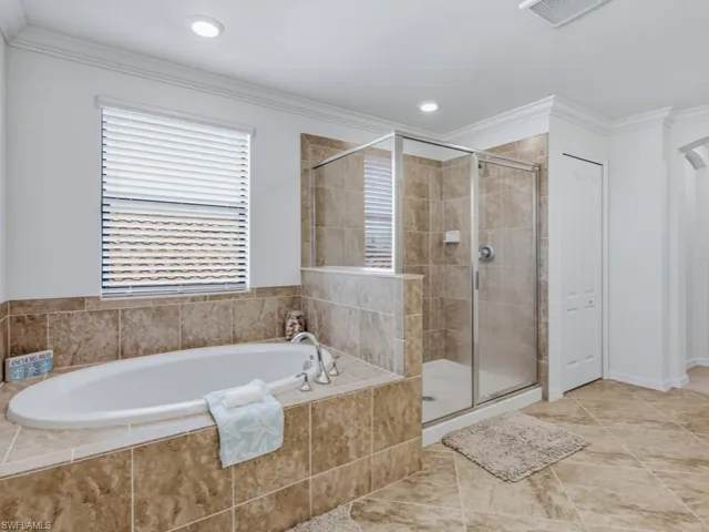 1577 Vizcaya Ln, Naples, Florida 34113