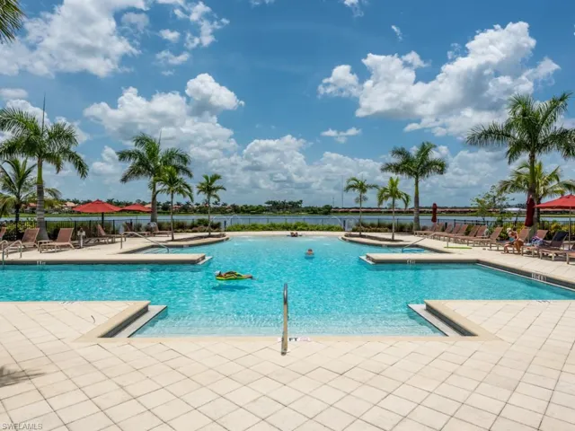 1577 Vizcaya Ln, Naples, Florida 34113