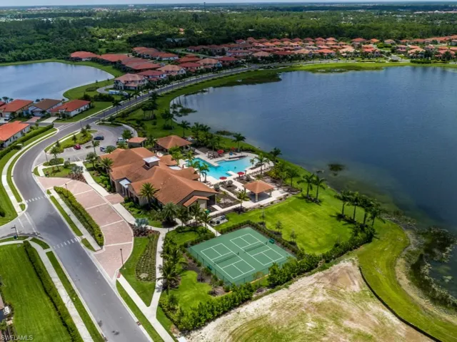 1577 Vizcaya Ln, Naples, Florida 34113