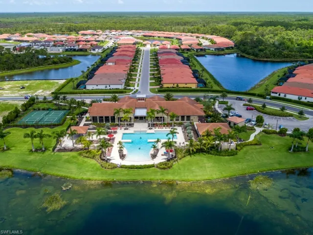 1577 Vizcaya Ln, Naples, Florida 34113