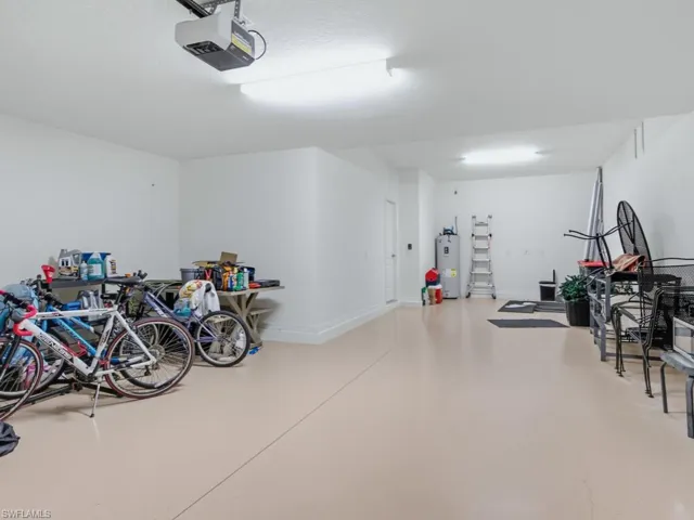 1577 Vizcaya Ln, Naples, Florida 34113