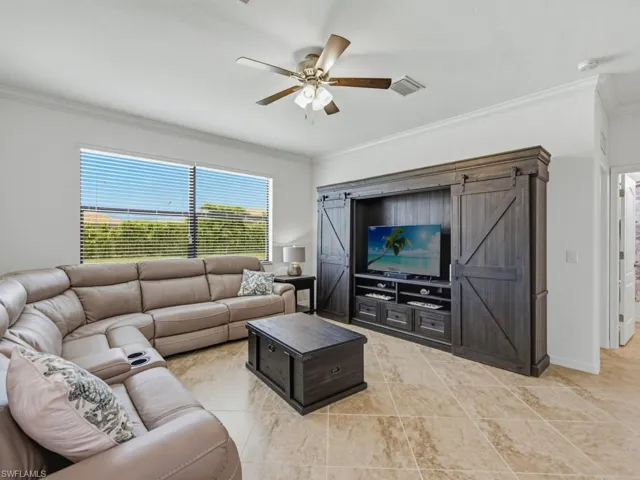 1577 Vizcaya Ln, Naples, Florida 34113