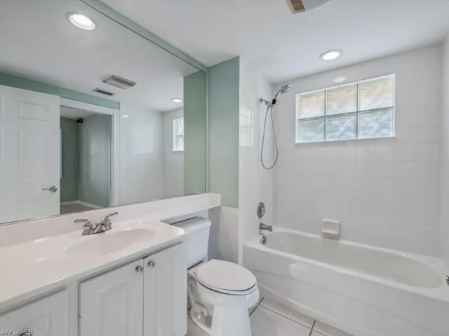 Bathroom/Powder Room (Jack & Jill)